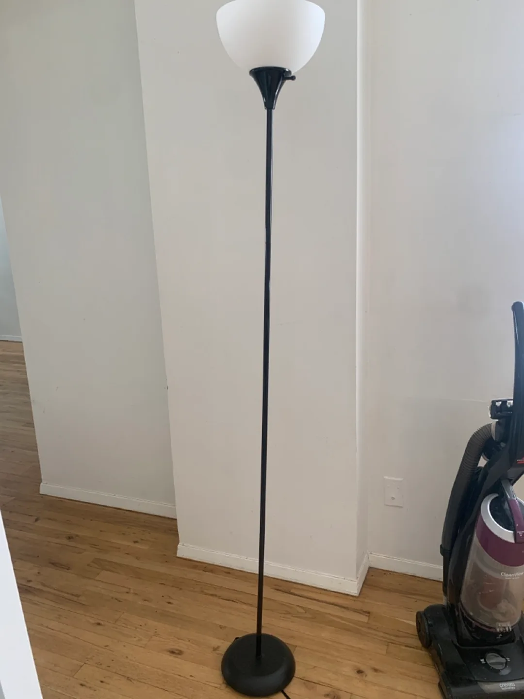 Black Floor Lamp with White Shade image indicator(2)