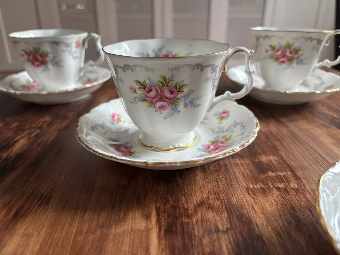 Royal Albert Bone China - Assorted image indicator(2)