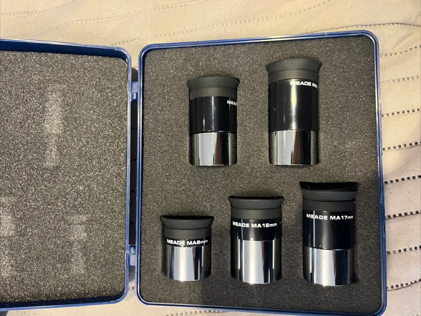 Meade MA Telescope Eyepiece Set w/ Case image indicator(2)
