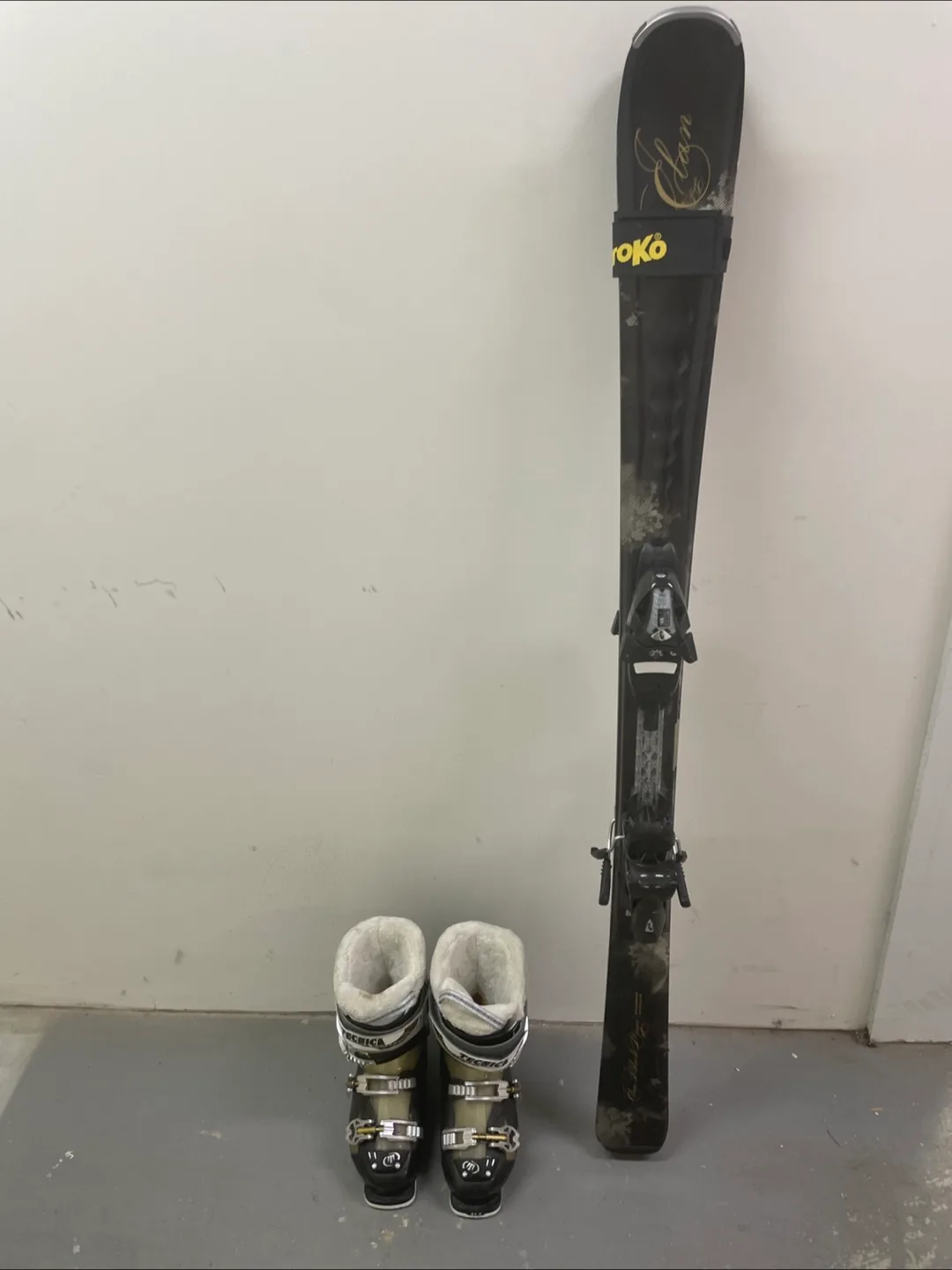 Elan Black Magic Skis & Tecnica Ski Boots thumbnail