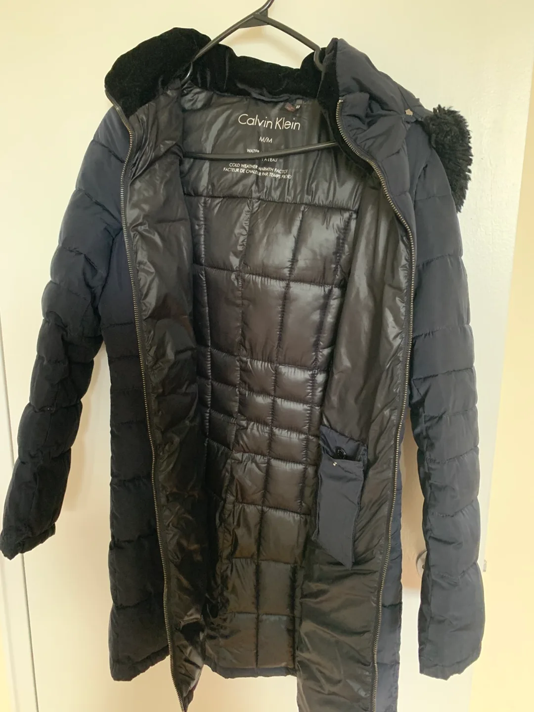 Calvin Klein Women's Puffer Jacket - Size M thumbnail
