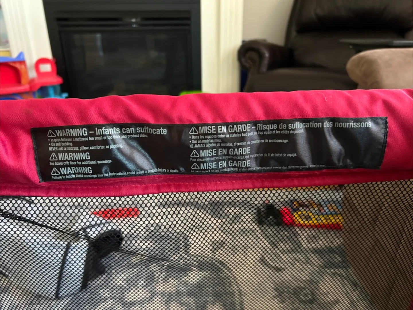 KidCo Portable Playard - Red image indicator(3)