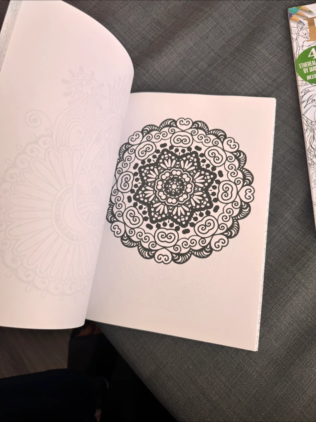 Peaceful Patterns Colouring Book image indicator(4)