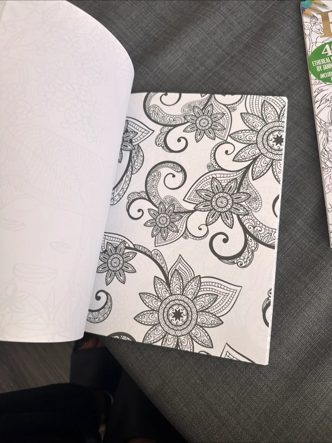 Peaceful Patterns Colouring Book image indicator(5)