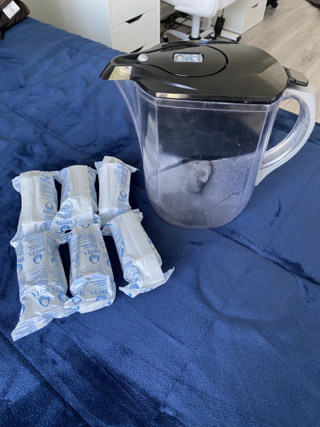 Brita Water Filter Pitcher with Filters - photo 2