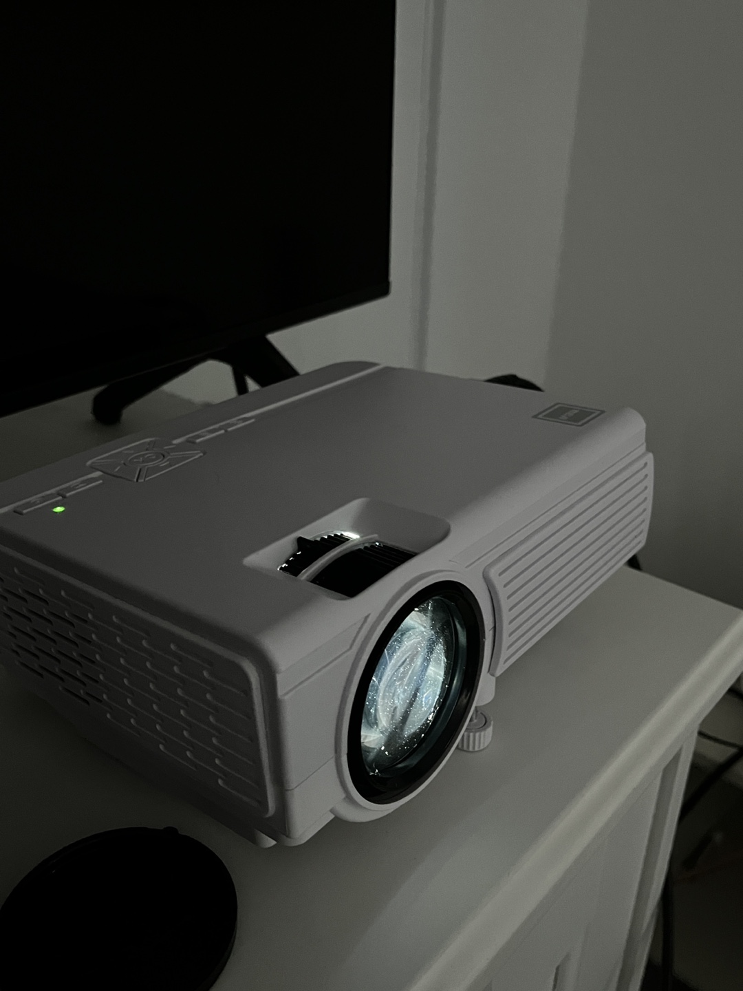 RCA Home Theater Projector RPJ136 - photo 2