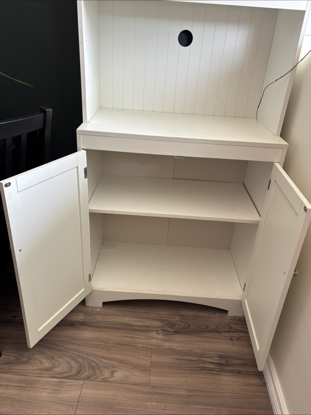 White Hutch/Cabinet - photo 2