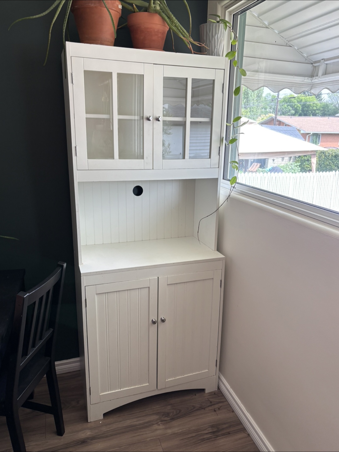 White Hutch/Cabinet
