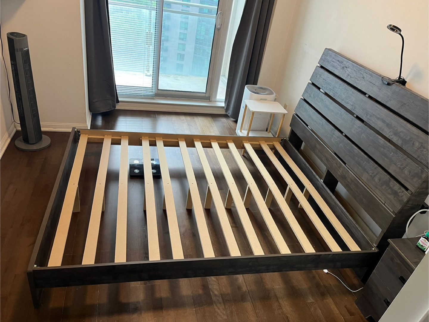 Wood Bed Frame - Queen Size - photo 4