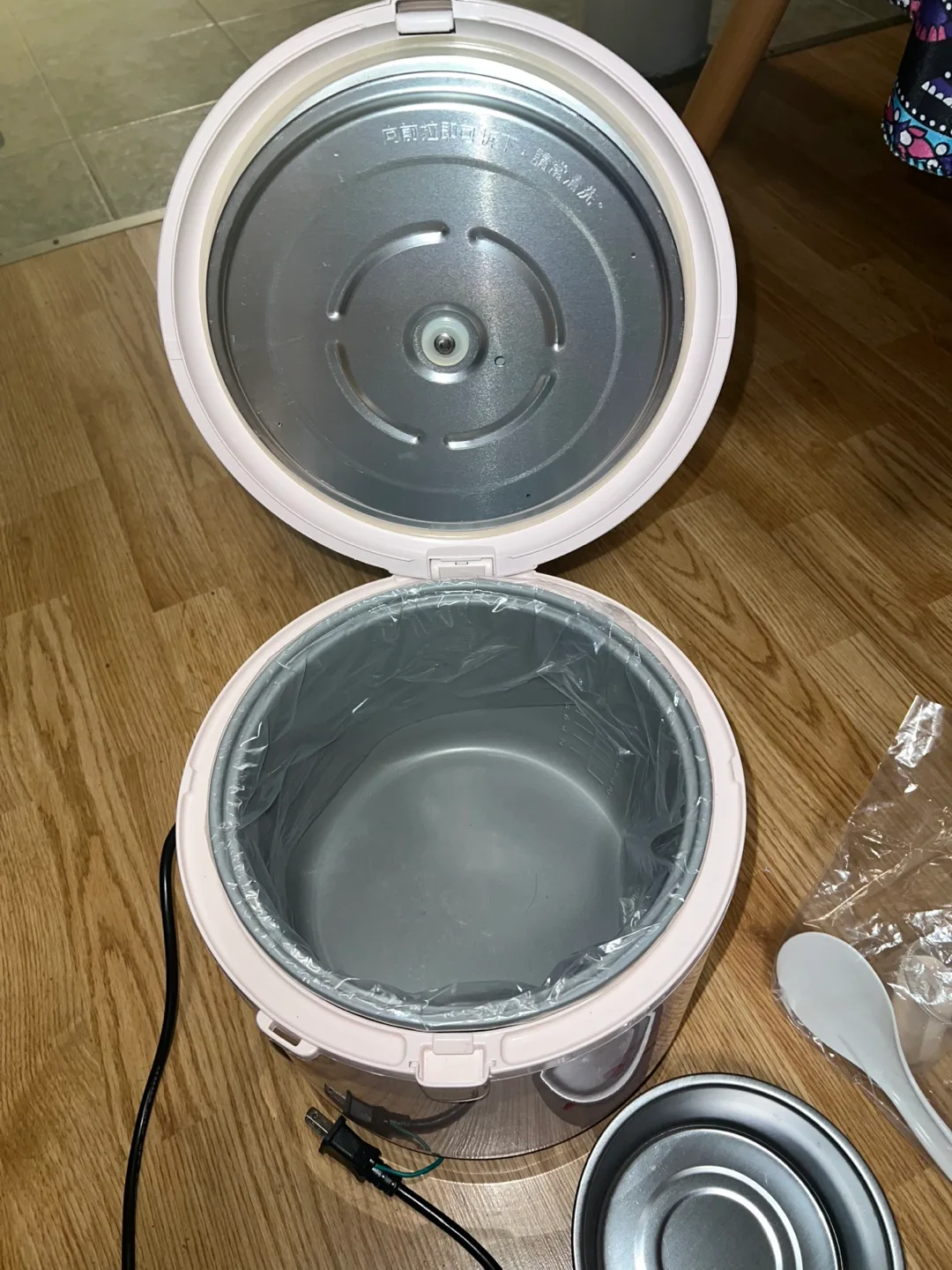 Rice Cooker - Includes Accessories! image indicator(2)