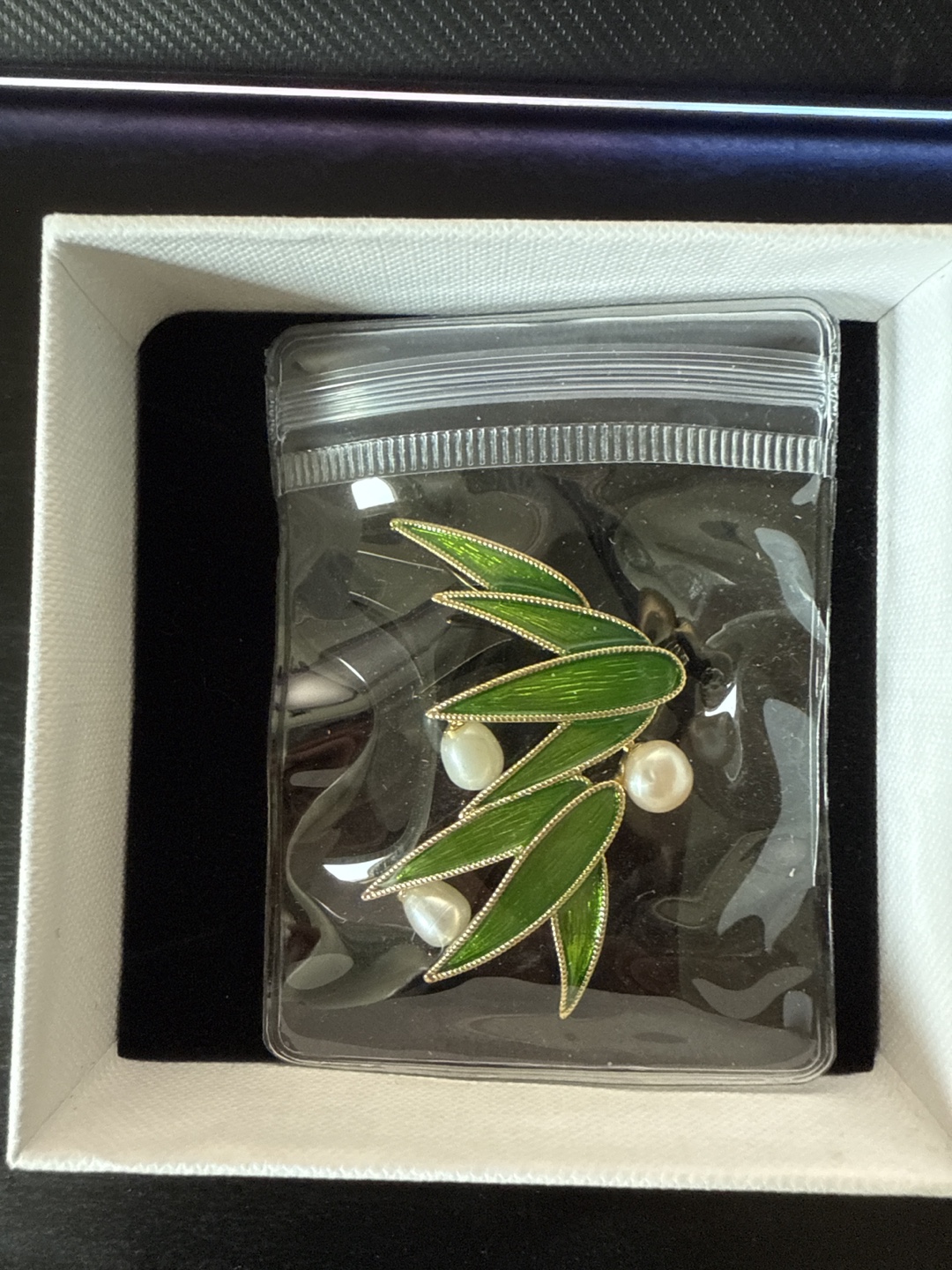 Bamboo leaves Brooch