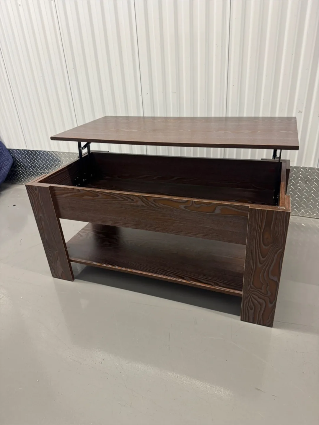 Free delivery coffe table thumbnail