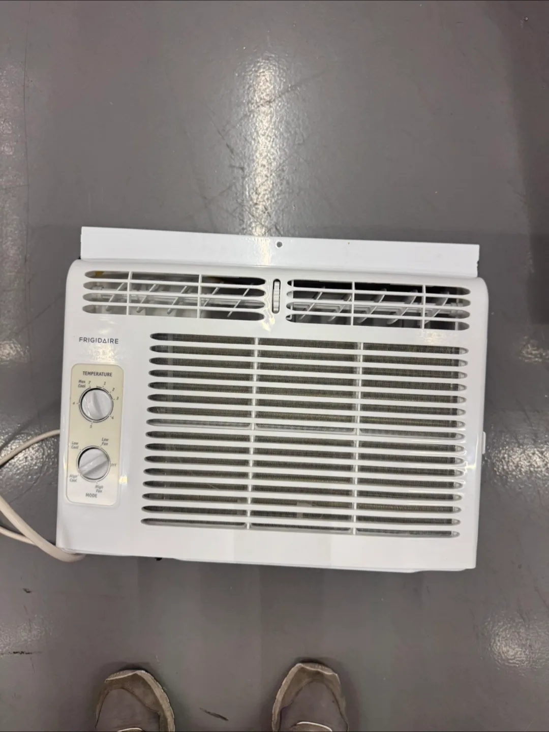 Free delivery ac 5.000 btu new 1 week used thumbnail