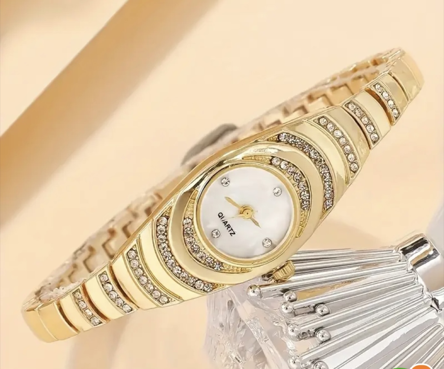 Gold Quartz Bracelet Watch - photo 2