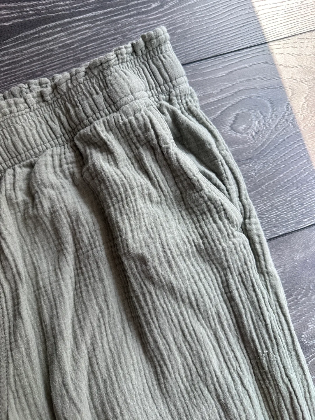 FREE H&M Green Gauze Pants thumbnail