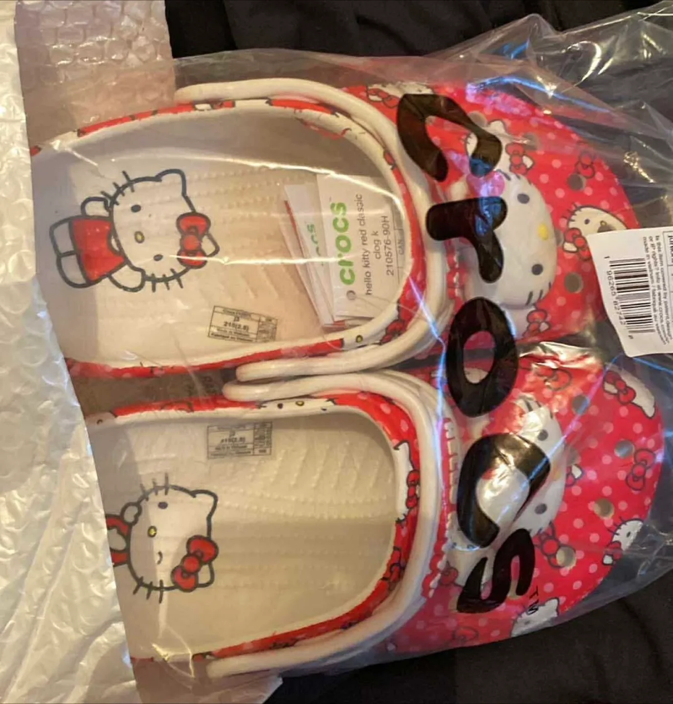 New Crocs Hello Kitty Red Classic Clogs - Size Juniors 3 image indicator(3)