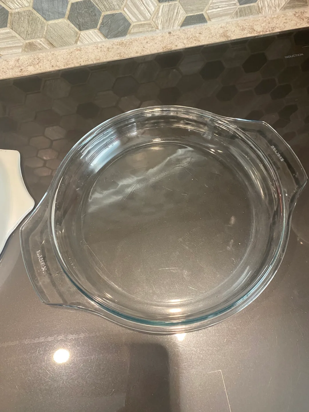 Vintage Pyrex England Round Tulip Casserole Dish with Lid image indicator(3)