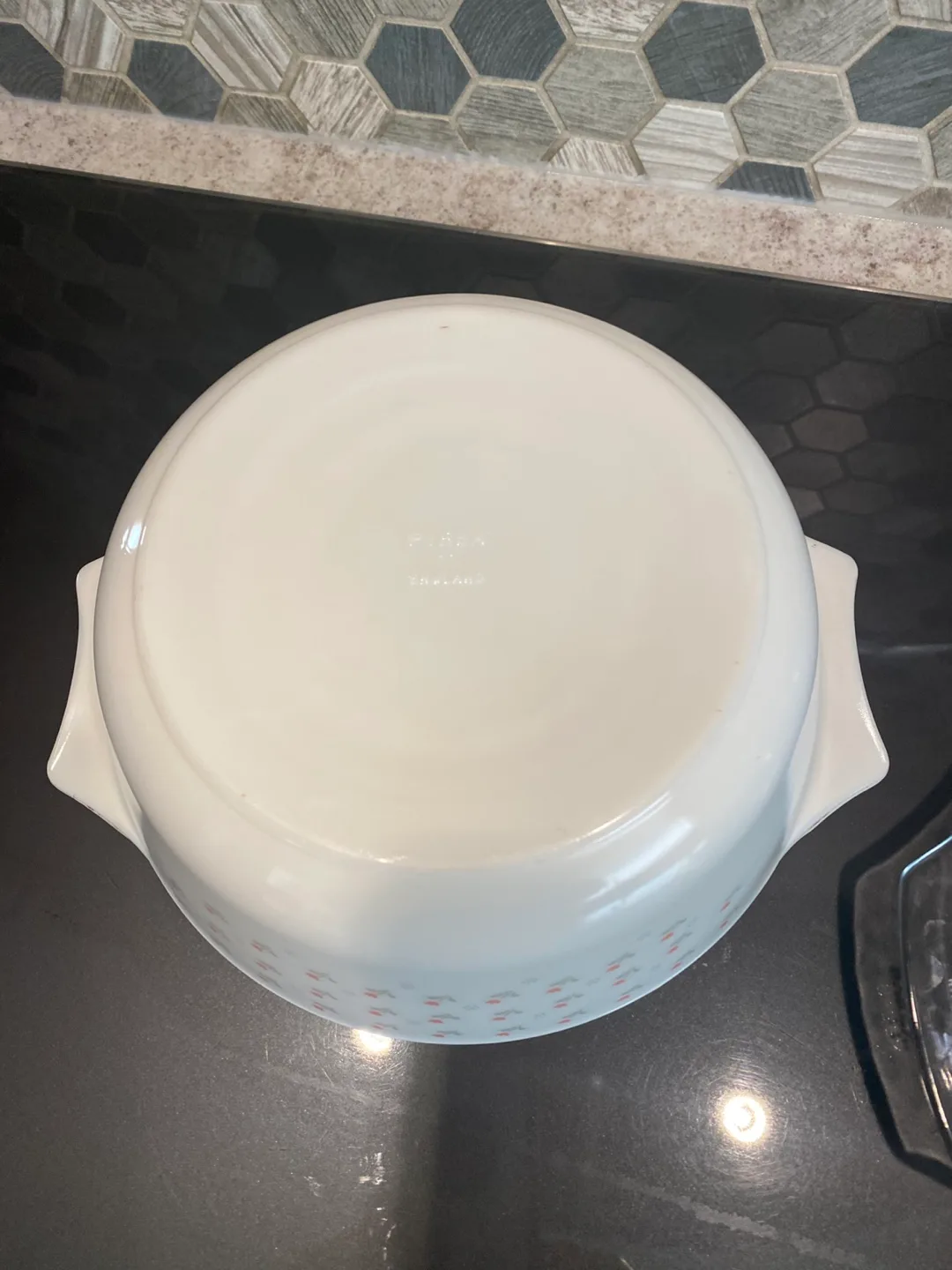 Vintage Pyrex England Round Tulip Casserole Dish with Lid image indicator(2)