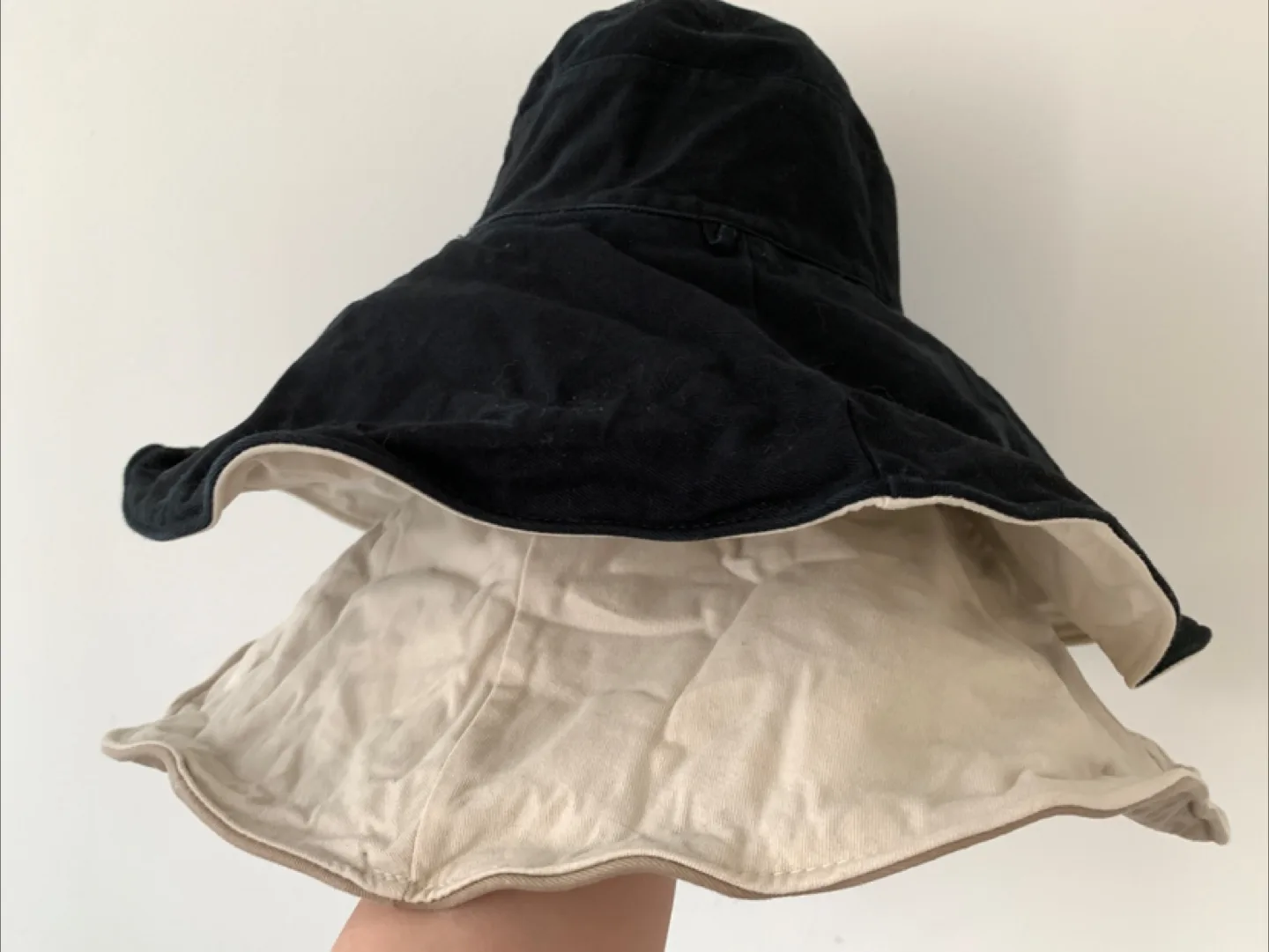 Reversible Bucket Hat - Beige & Black thumbnail