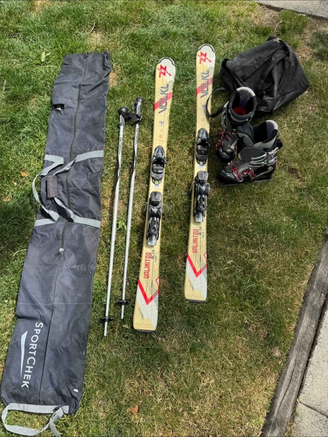 [Free] Salomon Mission Ski Boots & Volkl Unlimited AC7.4 Skis thumbnail