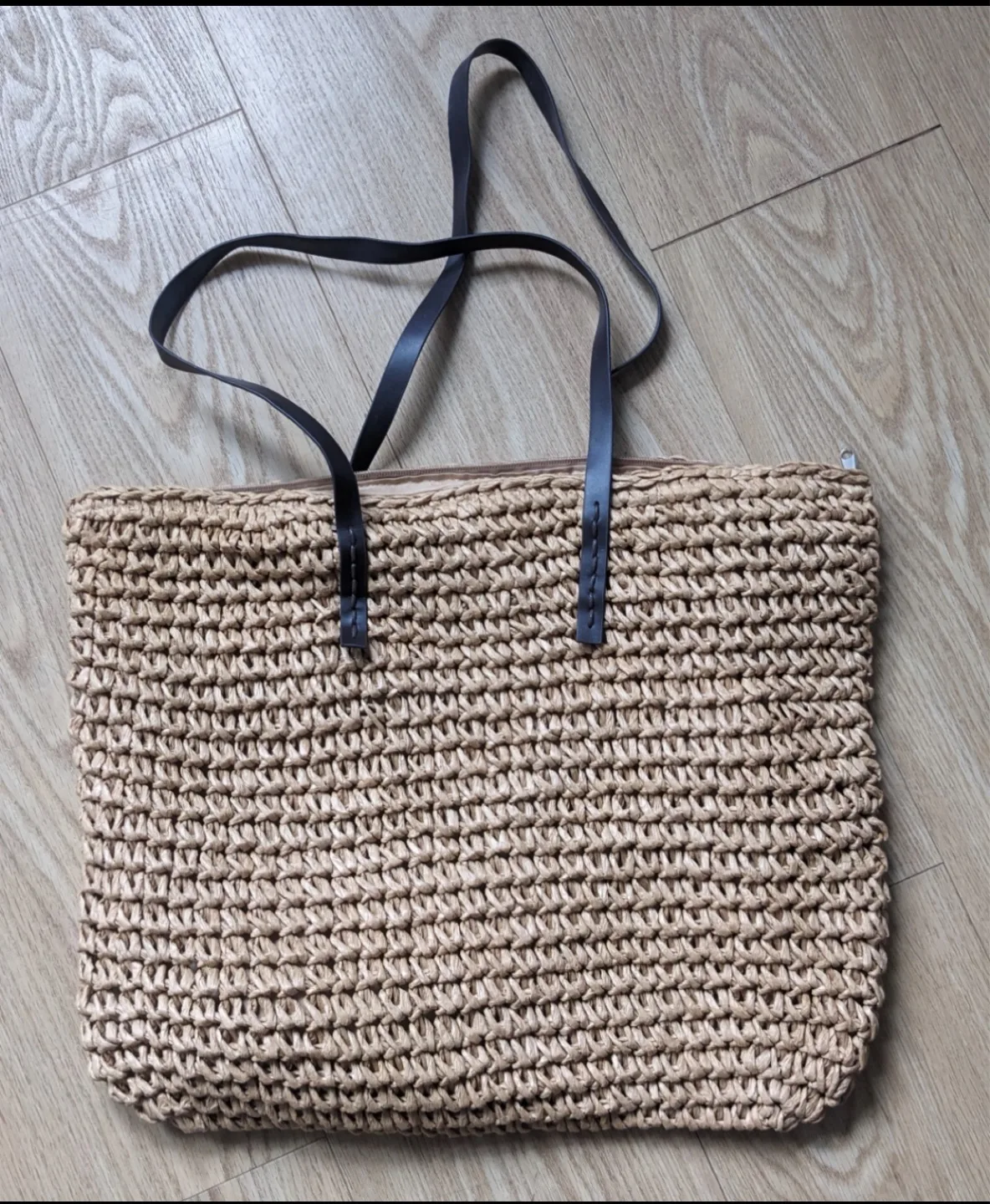 Woven Straw Tote Bag thumbnail