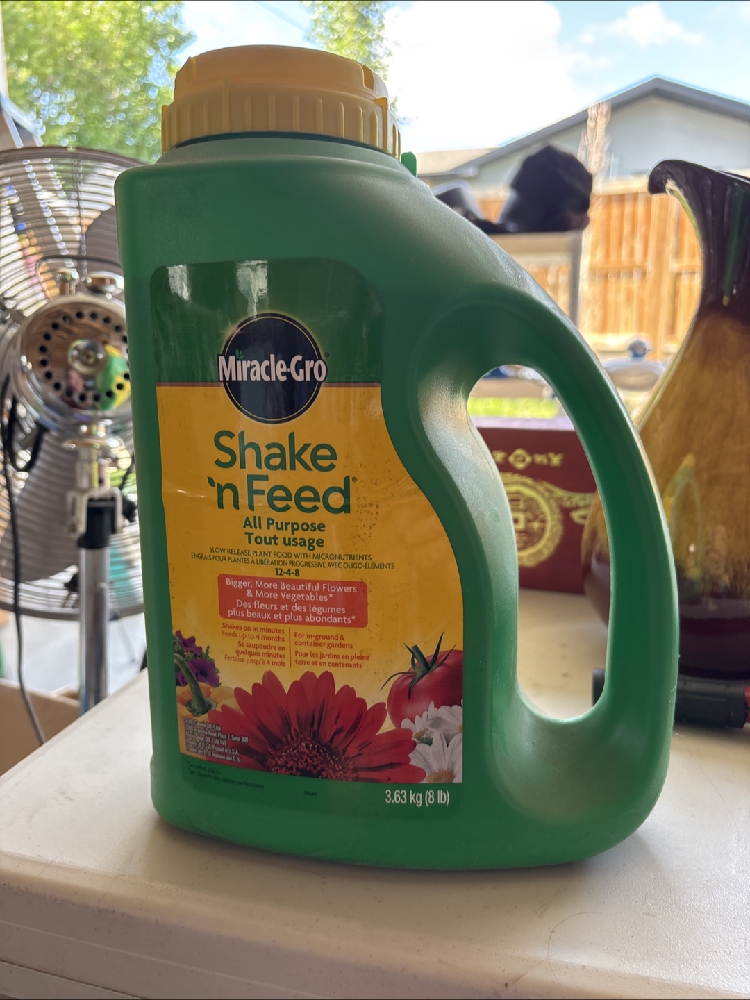 Miracle-Gro Shake 'n Feed All Purpose Plant Food
