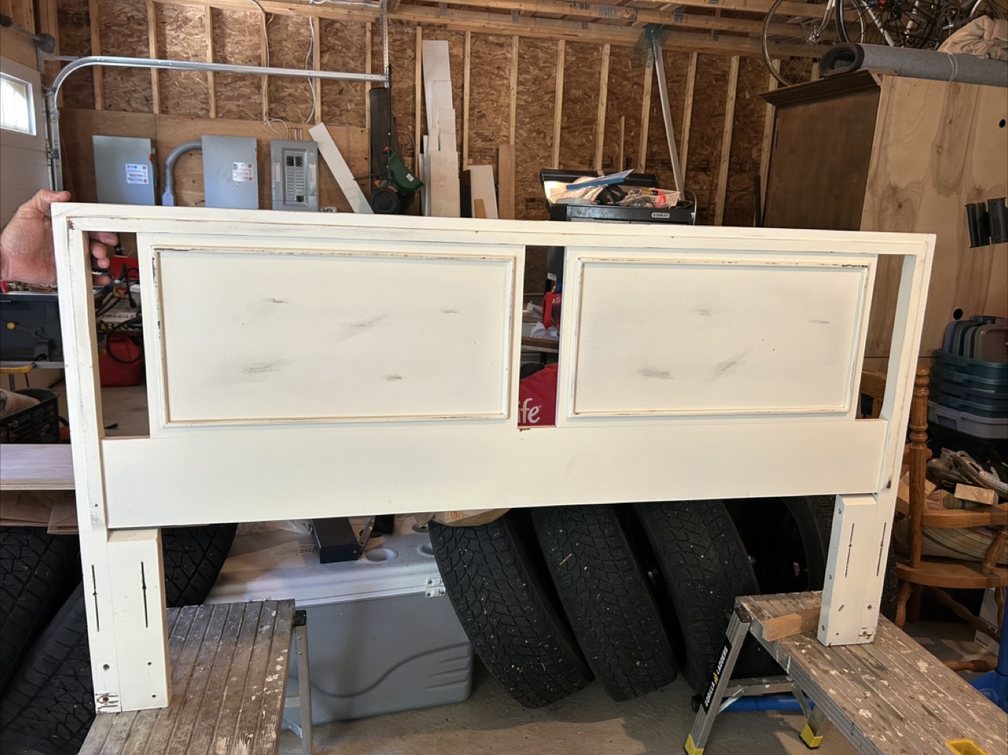 🇨🇦White Headboard - distressed - for Queen bed.