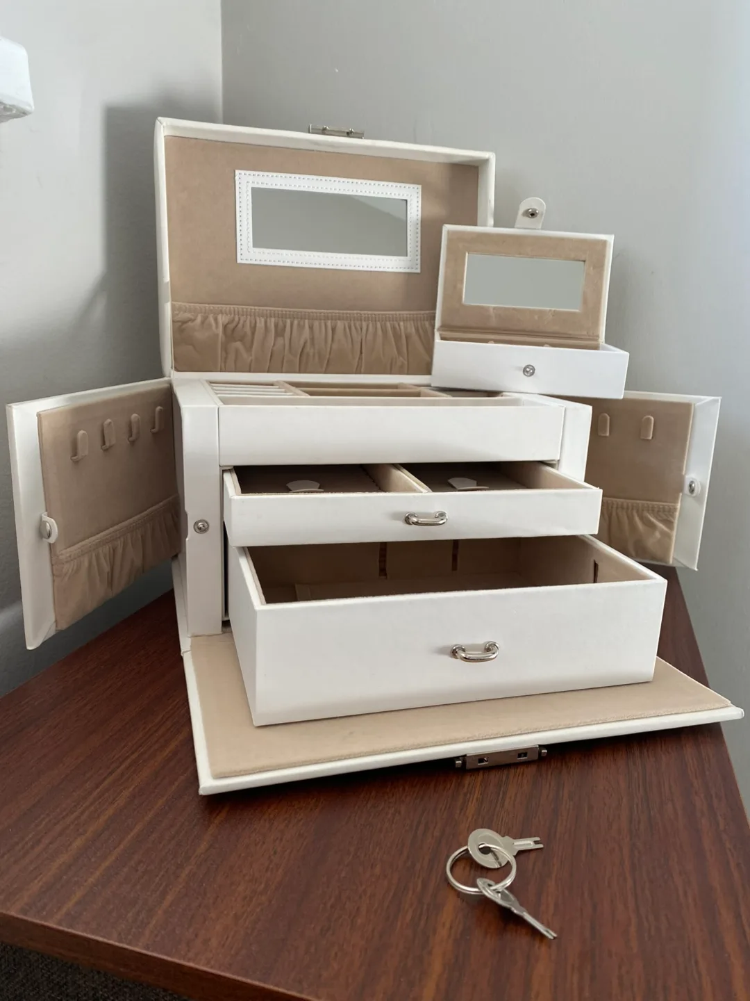 SONGMICS White Jewelry Box with Mirror and Key thumbnail