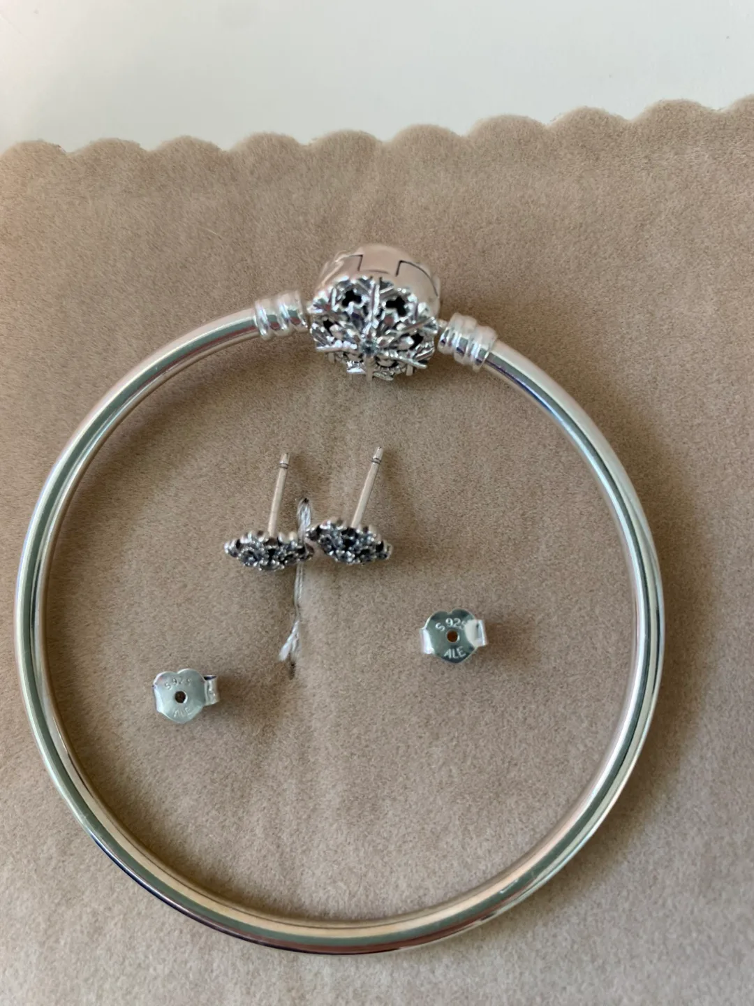 Pandora Bangle & Earrings Set thumbnail