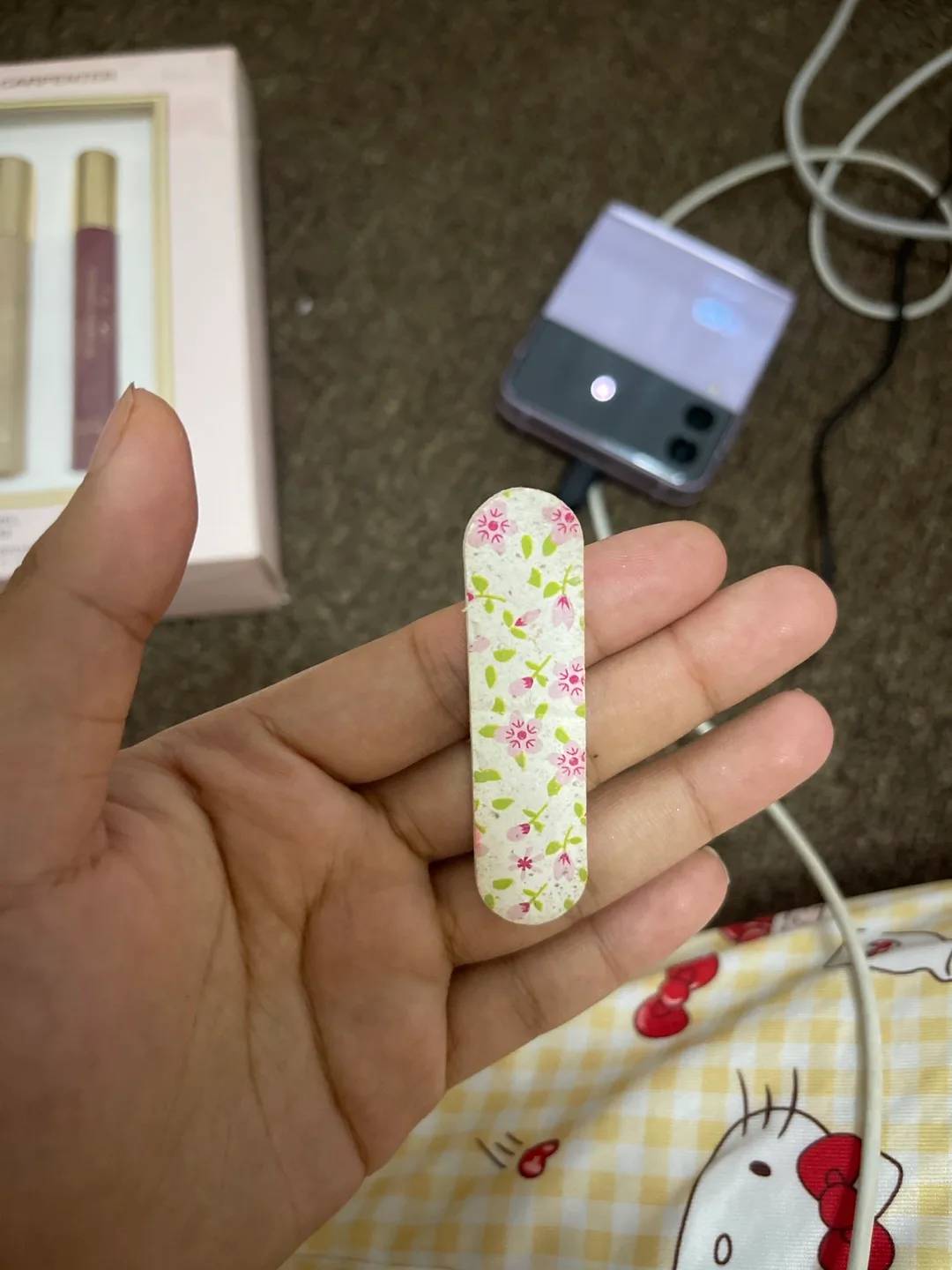 Nail strip with floral design🧡🧡🧡🧡 thumbnail