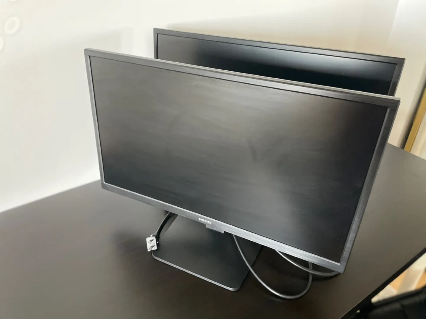 Samsung Monitors with HDMI cables thumbnail
