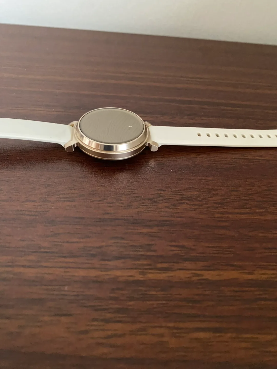 Garmin Lily Cream Gold Smartwatch thumbnail
