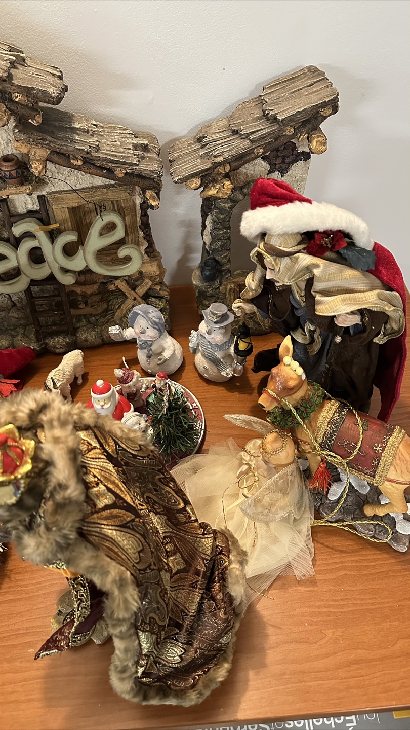 Nativity set - detailed set of birth of Jesus - photo 5