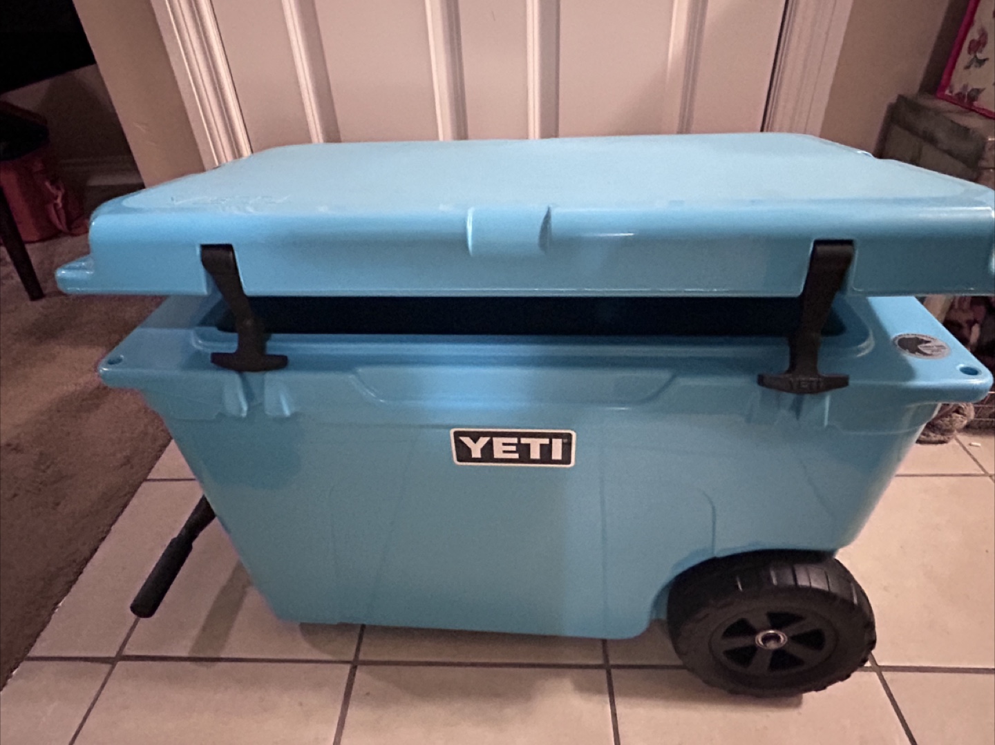 Yeti Tundra Haul Wheeled Cooler - Ice Blue - photo 2