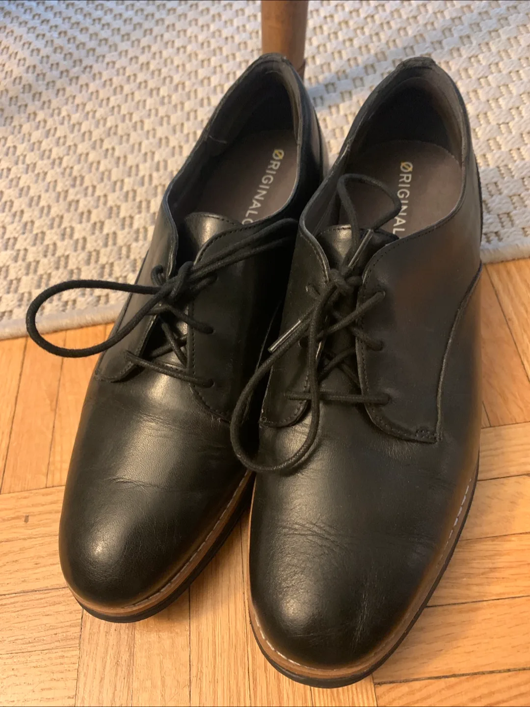 Cole Haan Black Leather Oxfords, Size 8B thumbnail