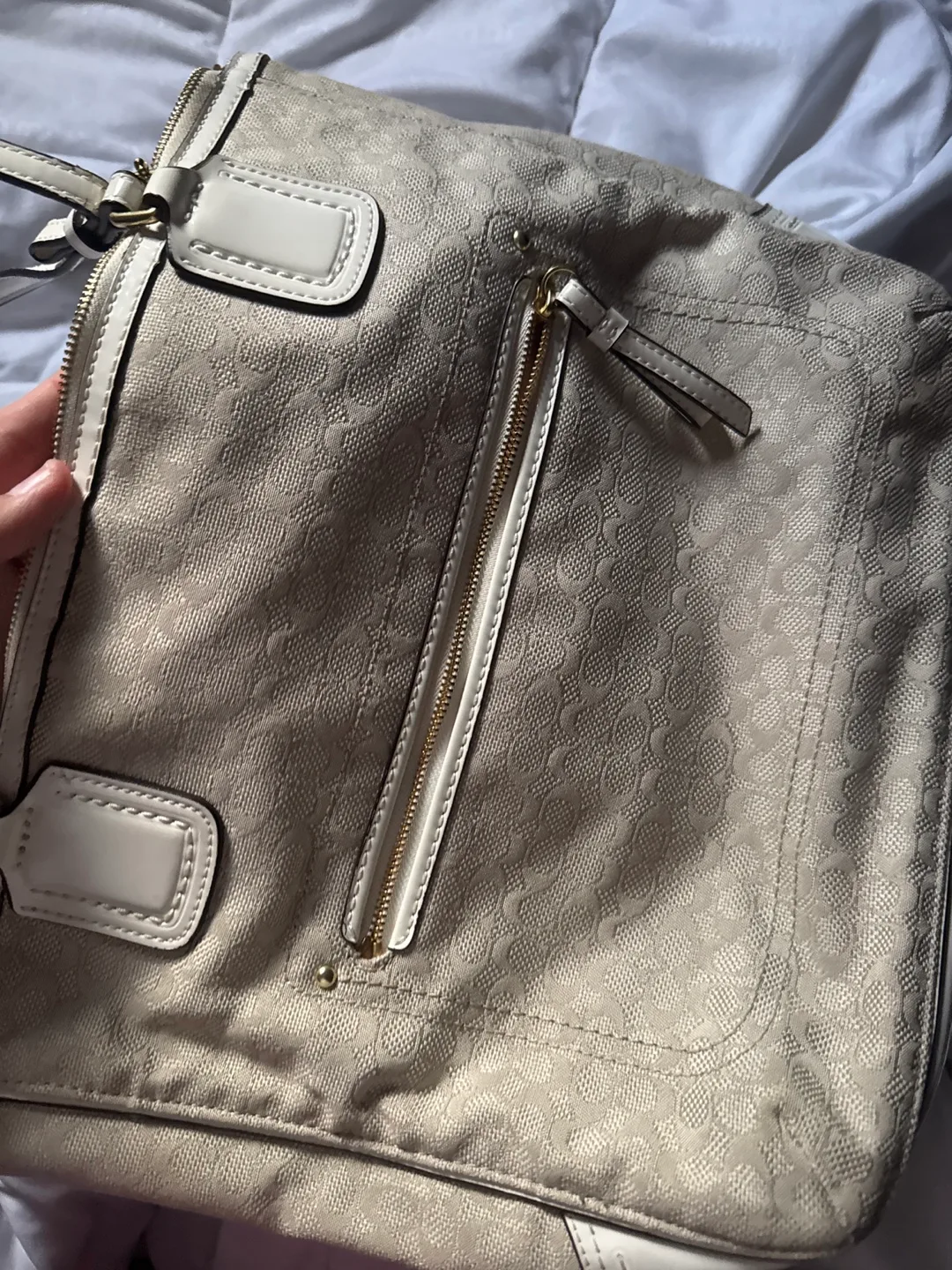 coach purse and wrislet set image indicator(9)