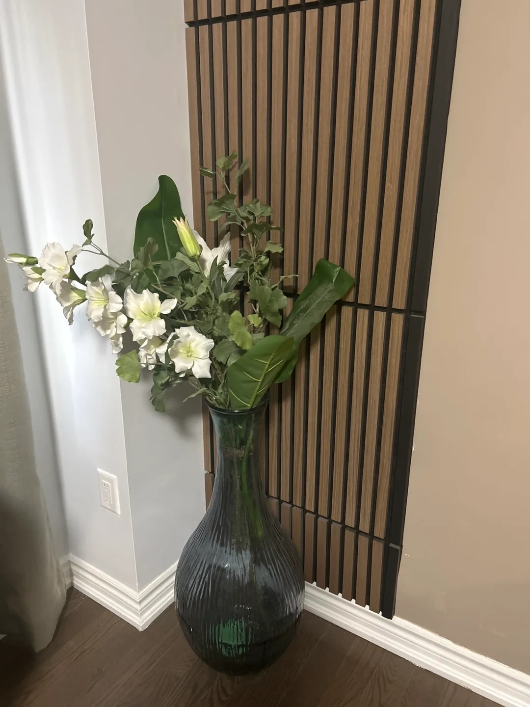 Green Glass Vase thumbnail