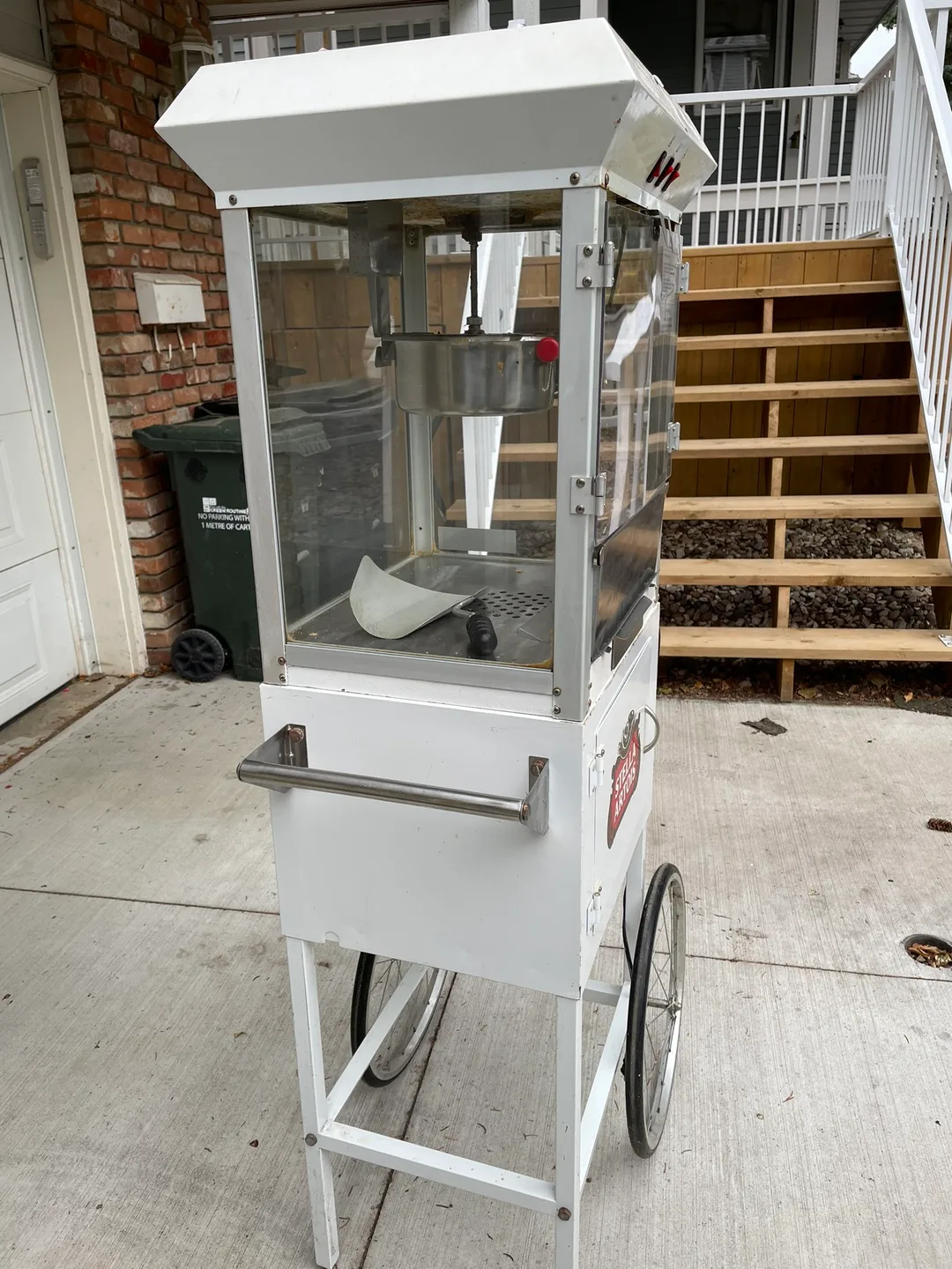 Stella Artois Popcorn Machine image indicator(2)