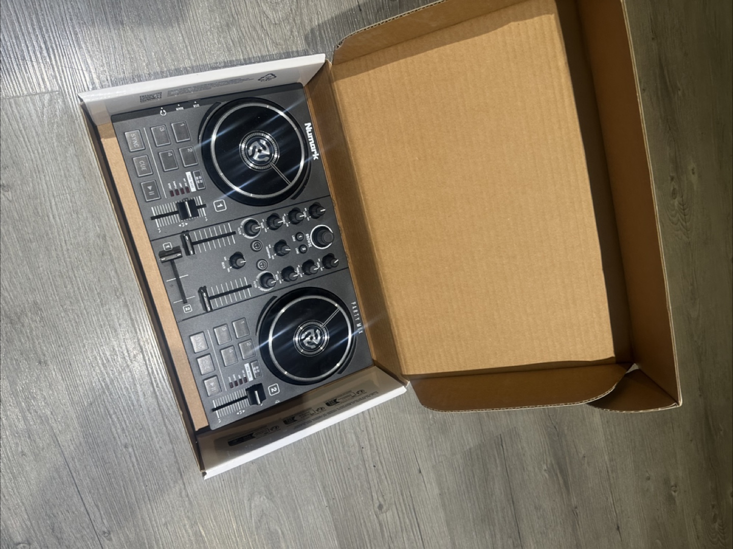 Numark Party Mix DJ Controller with Box