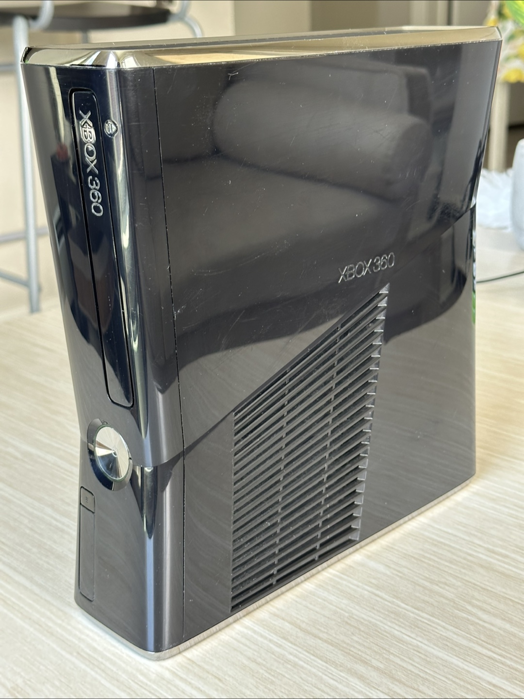 Xbox 360 Slim 250GB + 7 Games – Great Condition - photo 3