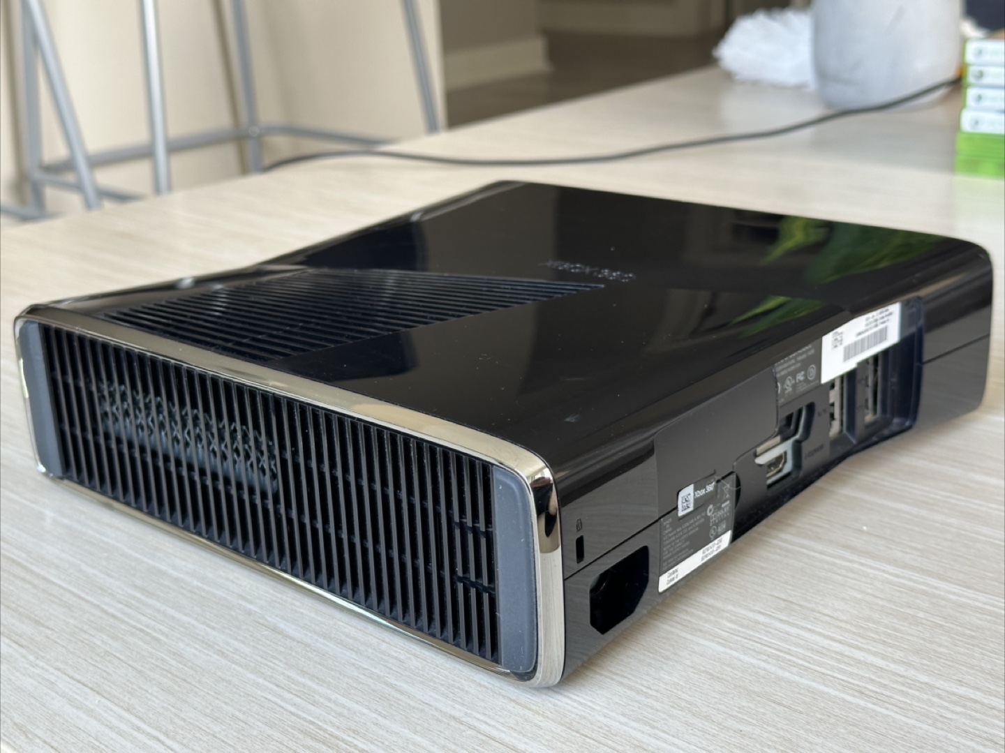 Xbox 360 Slim 250GB + 7 Games – Great Condition - photo 5