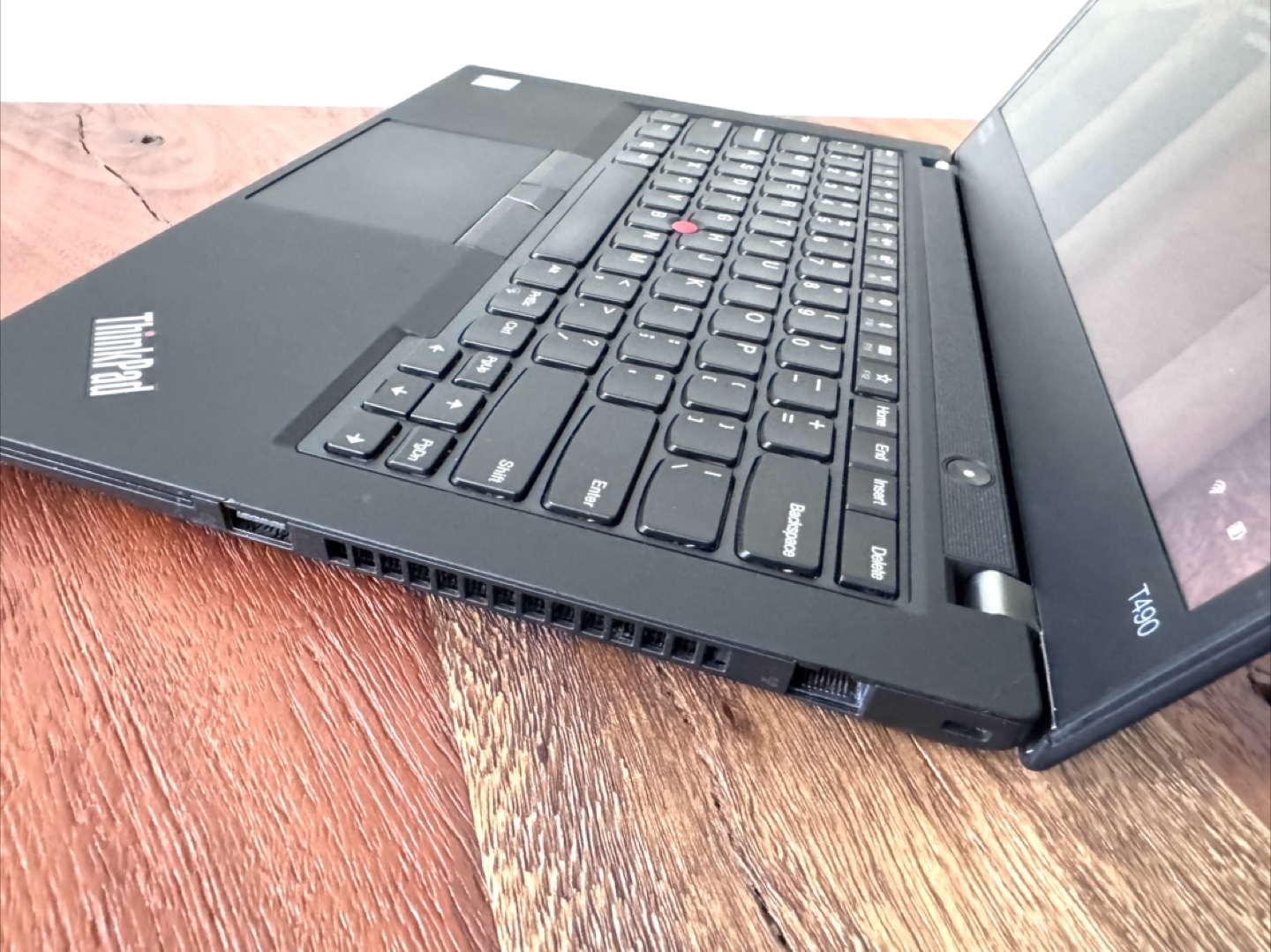 Lenovo ThinkPad T490 Laptop-Win 11 - photo 3