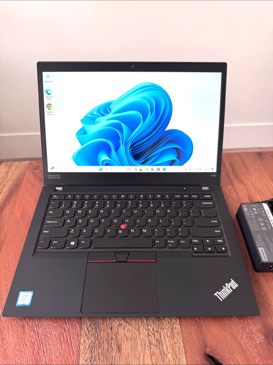 Lenovo ThinkPad T490 Laptop-Win 11 image indicator(5)