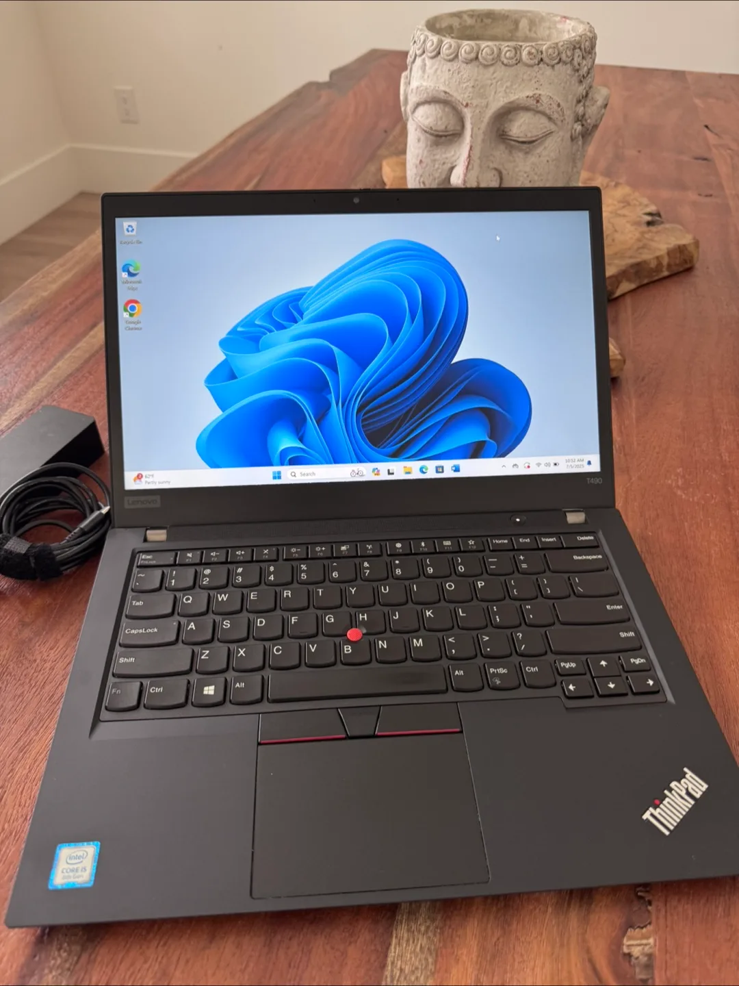 Lenovo ThinkPad T490 Laptop-Win 11 image indicator(8)