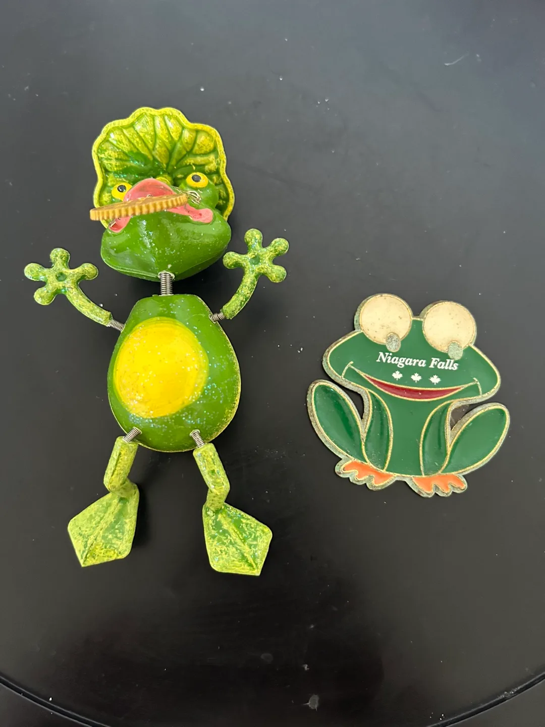 Niagara Falls Frog Magnets 🇨🇦 thumbnail