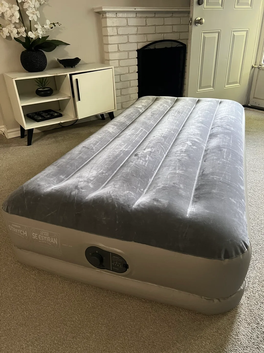 NEW Twin Prestige USB Self Inflatable Air Mattress thumbnail