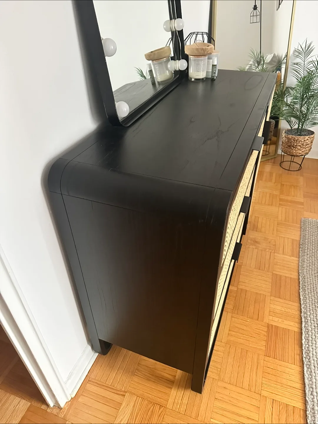 Mid-Century Modern Dresser / 3-Drawer Chest image indicator(2)