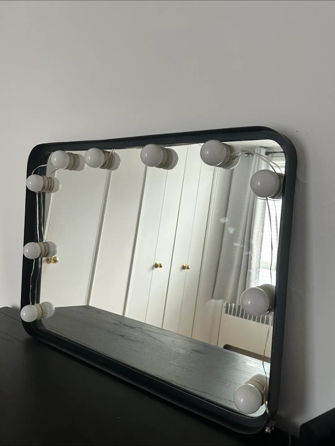 Mid-Century Modern Dresser / 3-Drawer Chest image indicator(3)