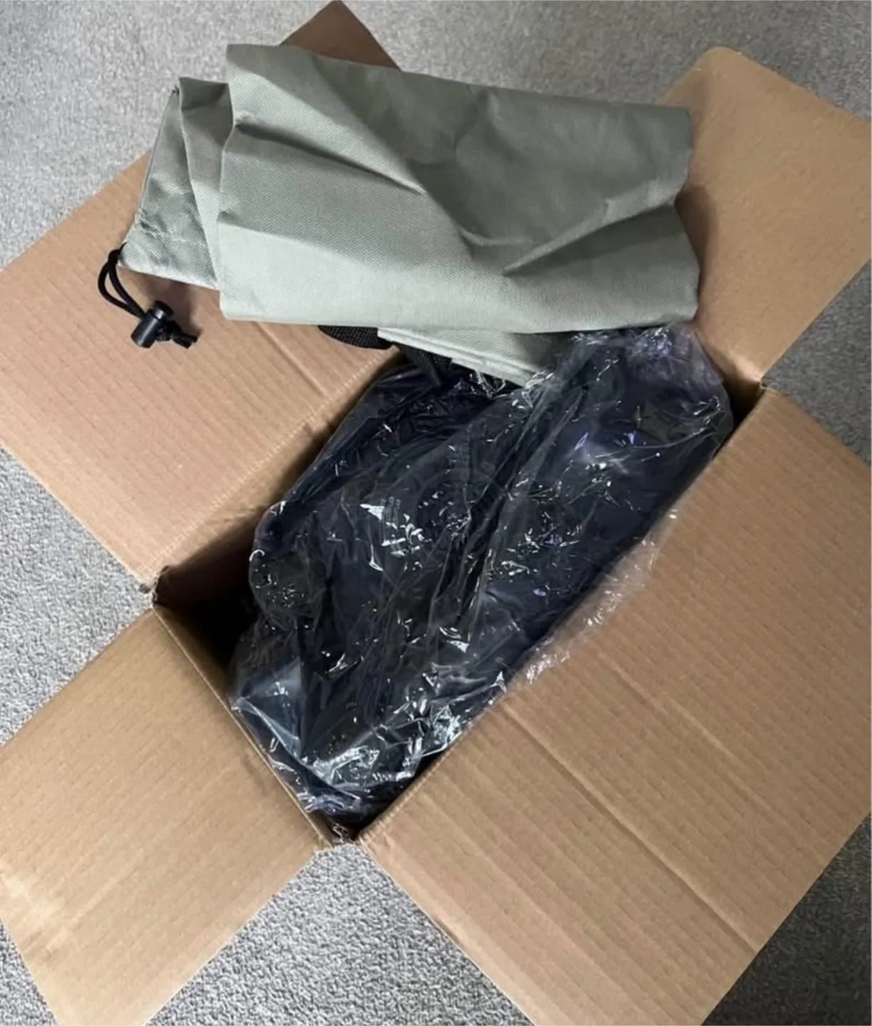 NEW 18” Elevated TWIN Airbed, Built-in Electric Pump & Pillow image indicator(9)