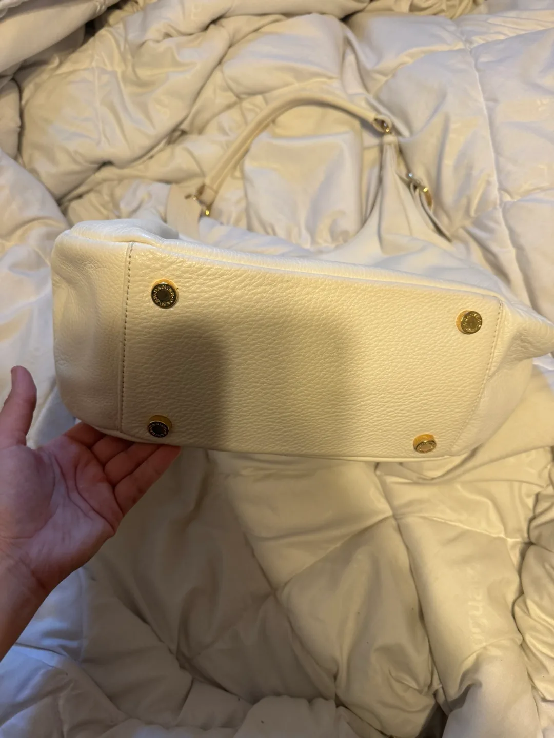 white danier leather hobo bag image indicator(4)